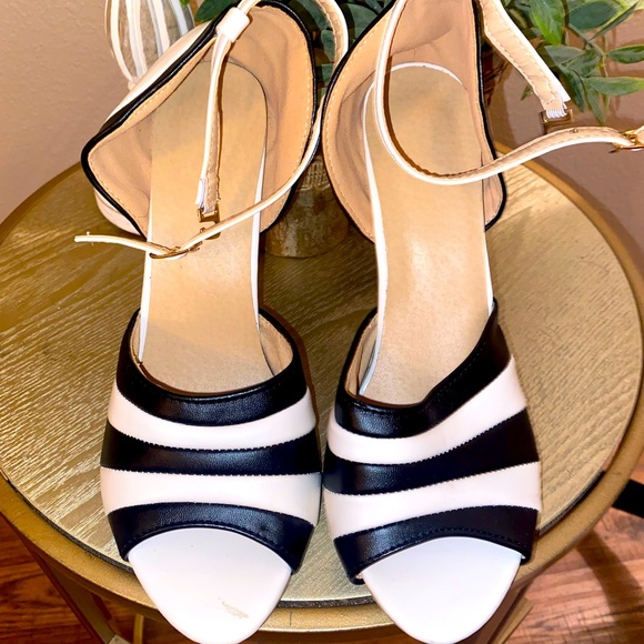 BLACK & WHITE STRIPED W/GOLD HEEL - Picture 3 of 7